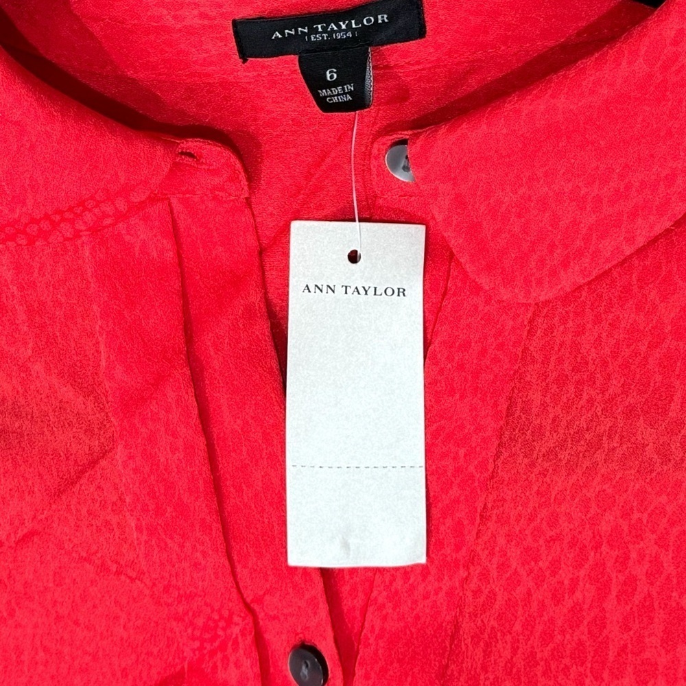 ANN TAYLOR Crimson Red Women’s Blouse Button Up Top Long Sleeve Sz 6 MSRP $98 - Picture 3 of 11